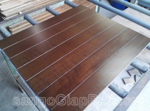 Sàn gỗ Dầu (18x120x900mm)