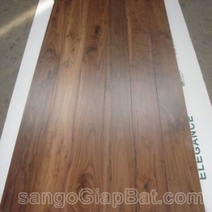Sàn gỗ Óc Chó (18x120x900mm)