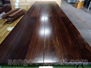 Sàn gỗ Chiu Liu (18x120x900mm)